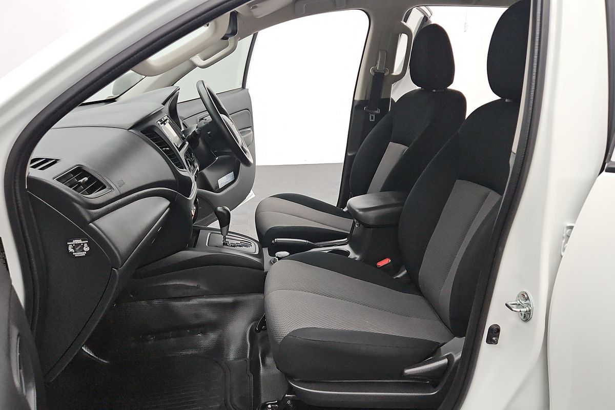 2022 Mitsubishi Triton GLX MR 4X4