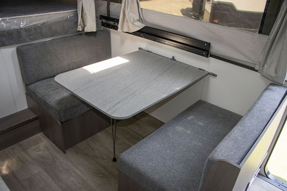 2024 Jayco LARK CAMPER OB.CP-MY24