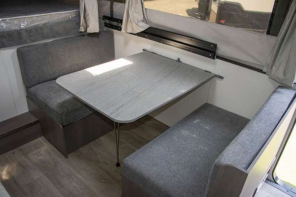 2024 Jayco LARK CAMPER OB.CP-MY24