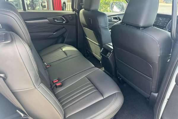 2025 Isuzu MU-X LS-T