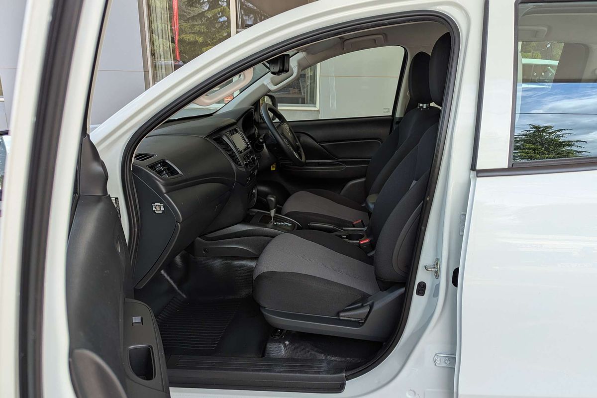 2021 Mitsubishi Triton GLX MR 4X4