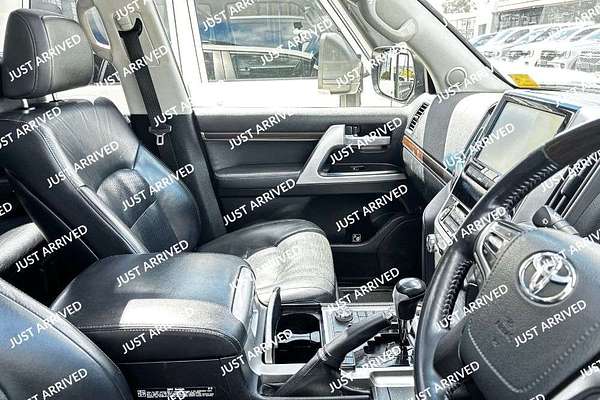 2017 Toyota Landcruiser Sahara VDJ200R