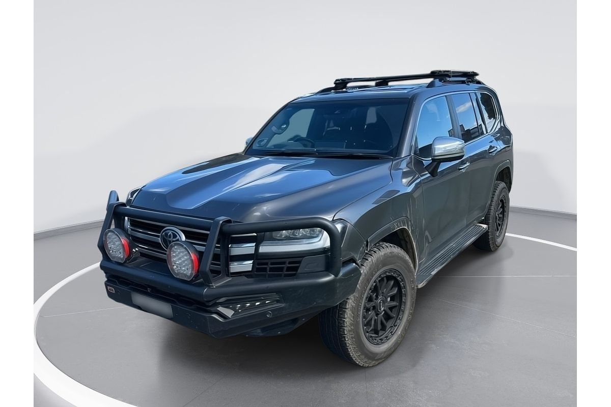 2023 Toyota Landcruiser Sahara FJA300R