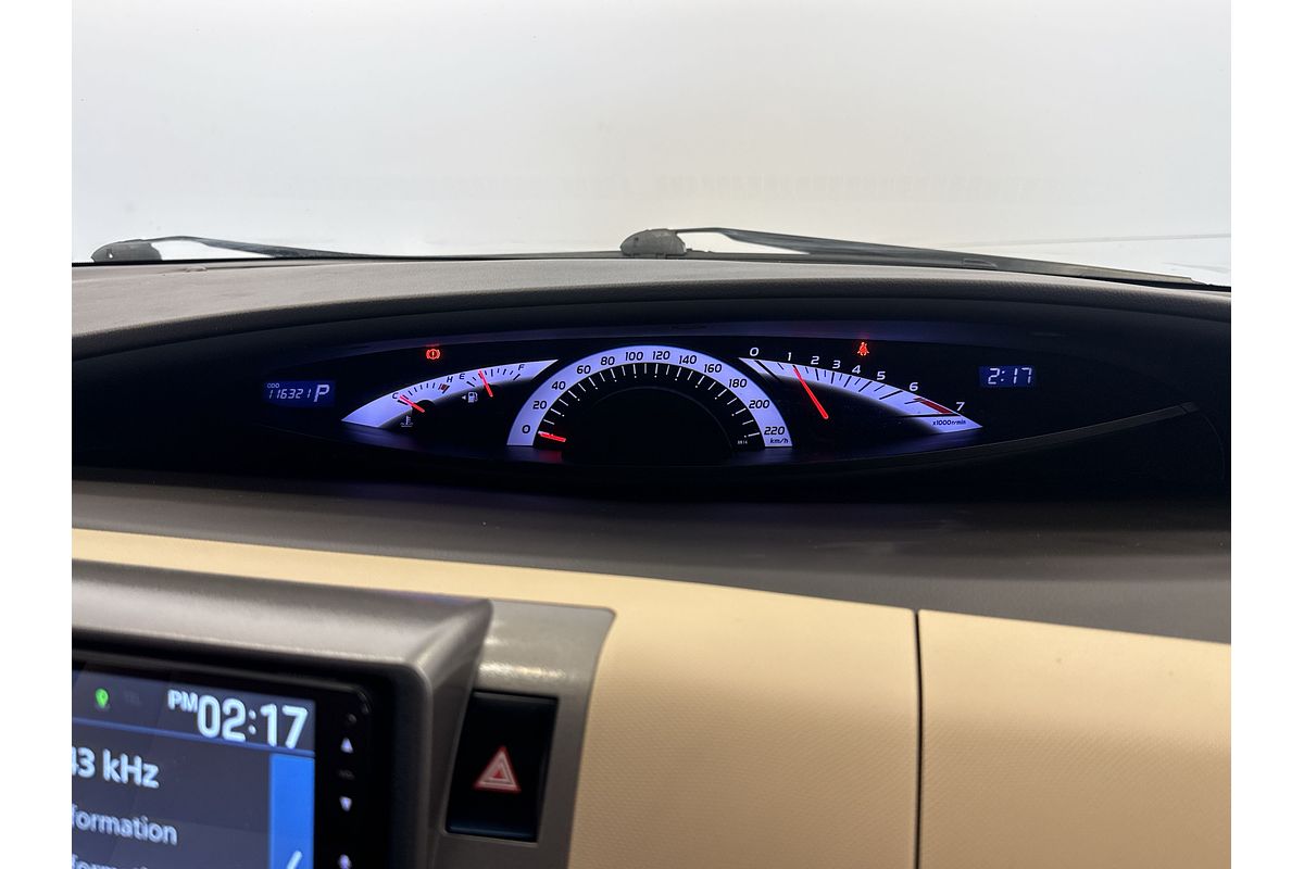 2014 Toyota Tarago GLi GSR50R