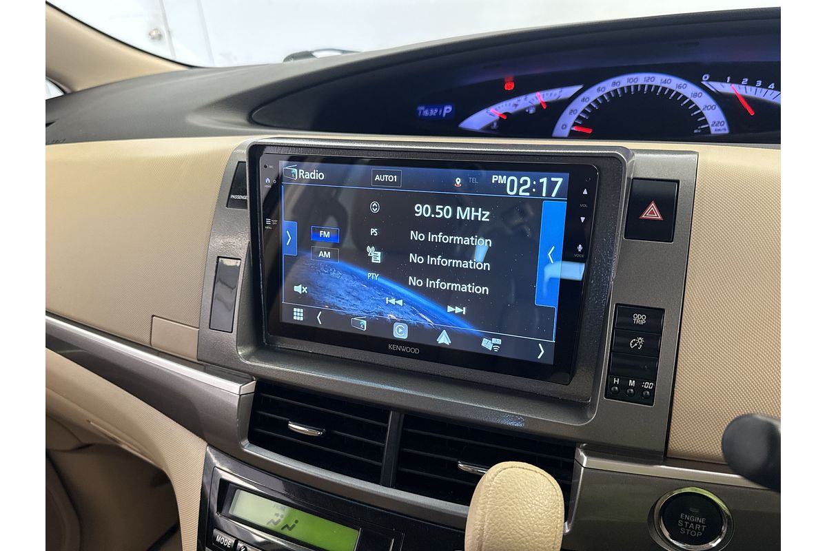 2014 Toyota Tarago GLi GSR50R