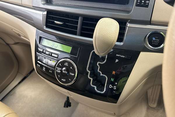 2014 Toyota Tarago GLi GSR50R