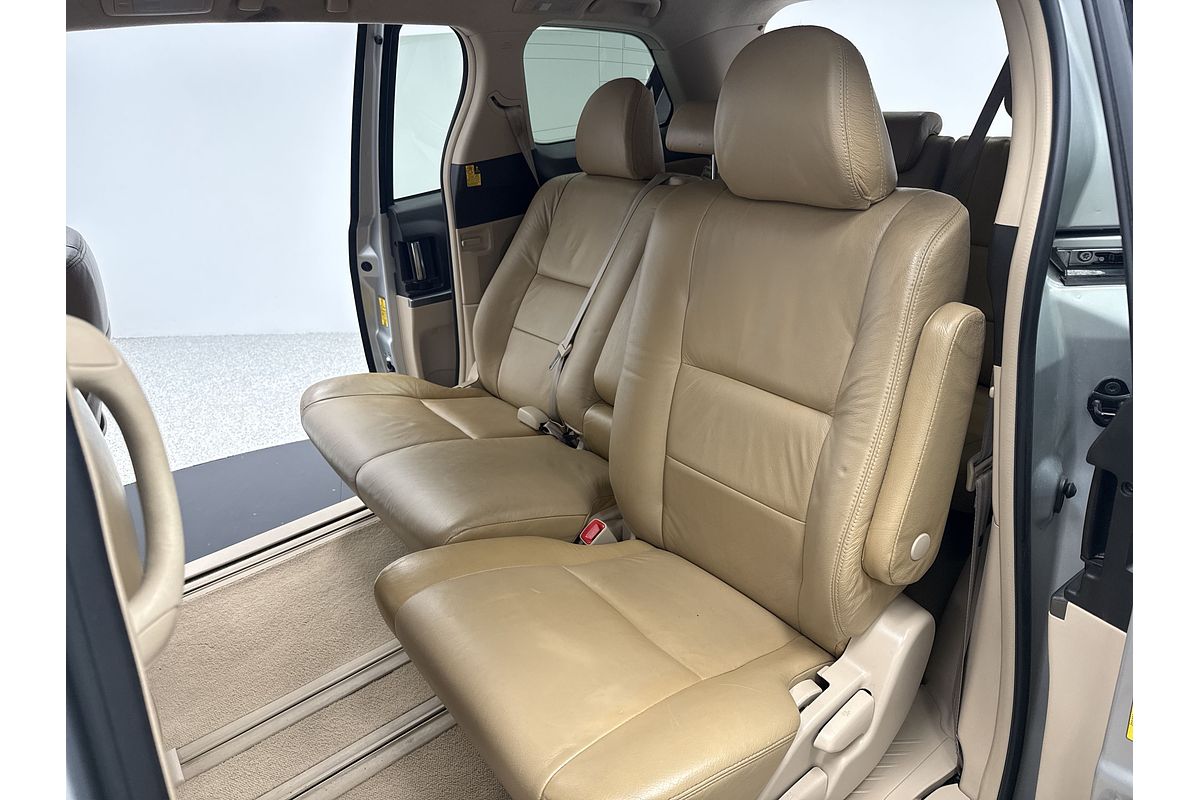 2014 Toyota Tarago GLi GSR50R