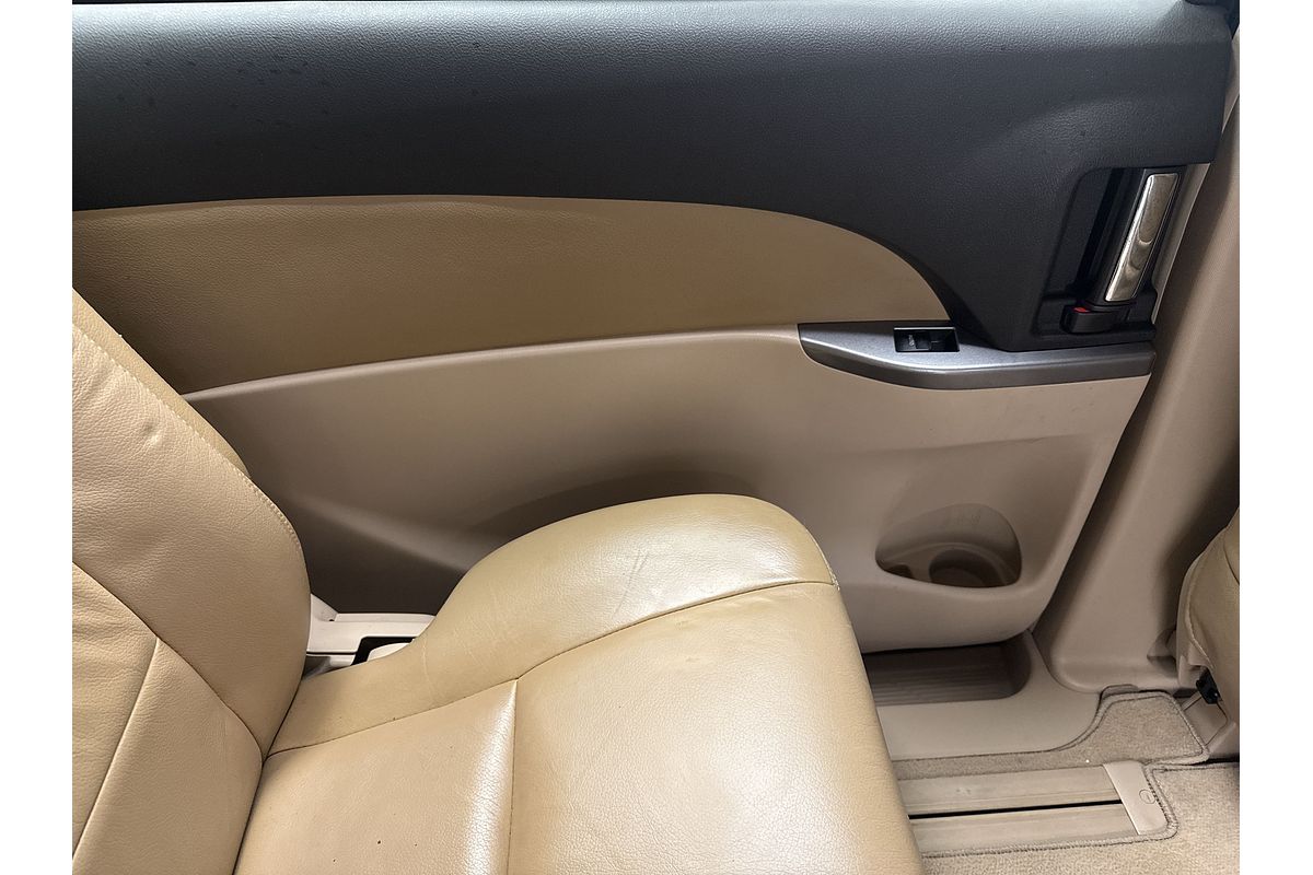 2014 Toyota Tarago GLi GSR50R