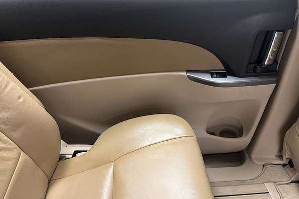 2014 Toyota Tarago GLi GSR50R