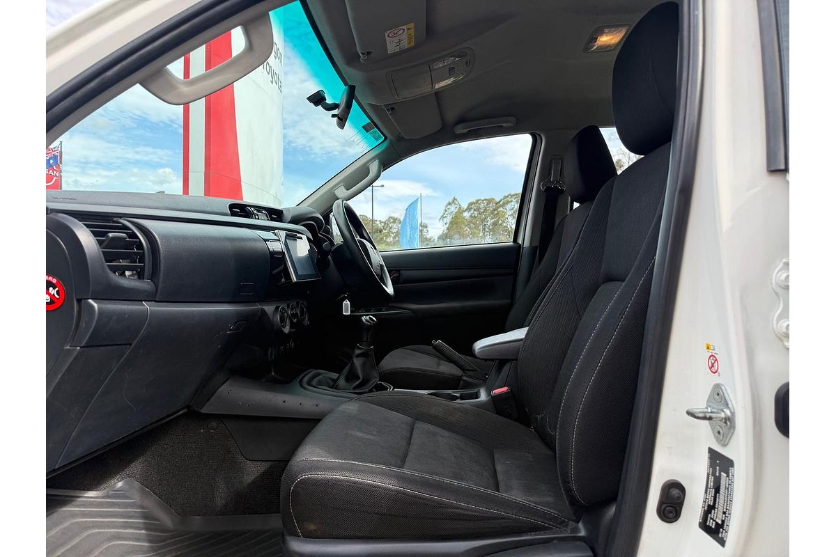 2016 Toyota Hilux SR GUN126R 4X4