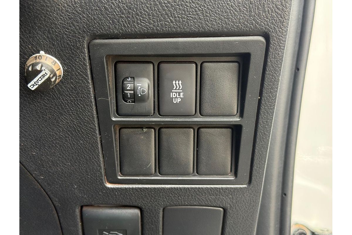 2016 Toyota Hilux SR GUN126R 4X4