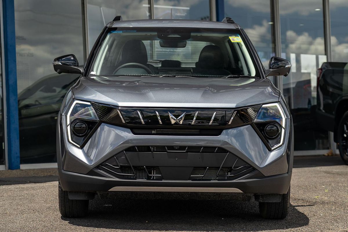 2025 Mahindra XUV3XO AX5L