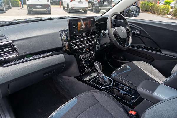 2025 Mahindra XUV3XO AX5L