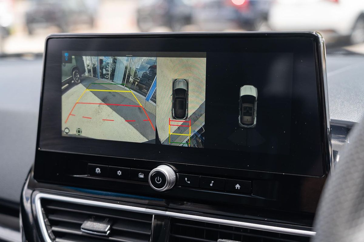 2025 Mahindra XUV3XO AX5L