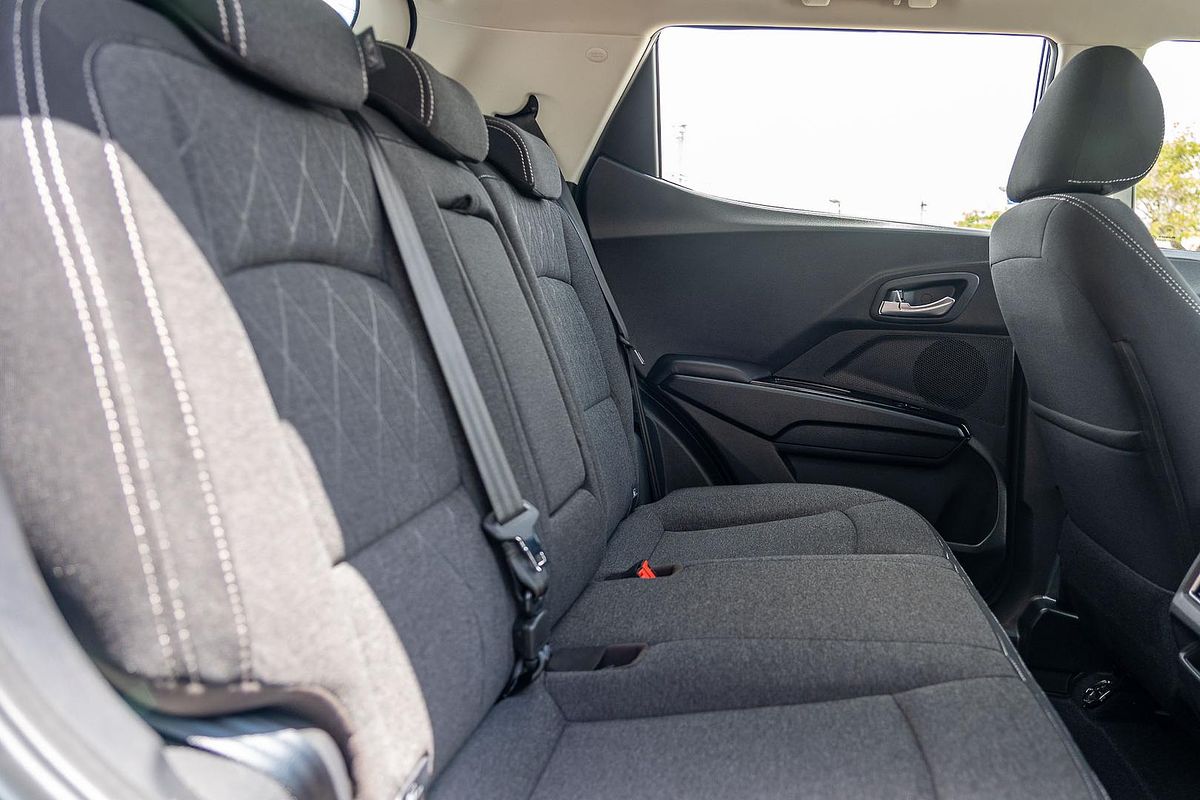 2025 Mahindra XUV3XO AX5L