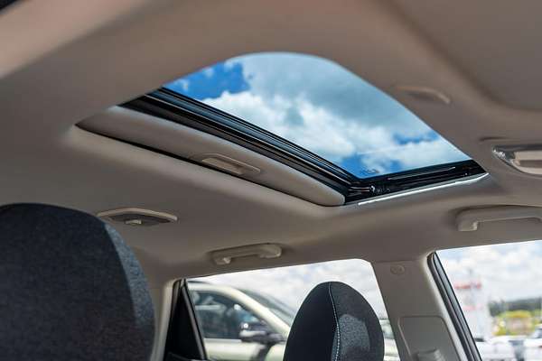 2025 Mahindra XUV3XO AX5L