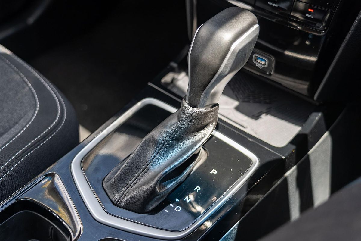 2025 Mahindra XUV3XO AX5L