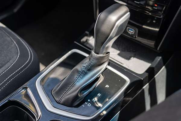 2025 Mahindra XUV3XO AX5L