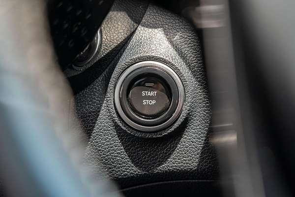 2025 Mahindra XUV3XO AX5L