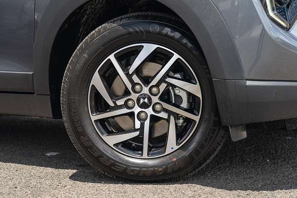 2025 Mahindra XUV3XO AX5L