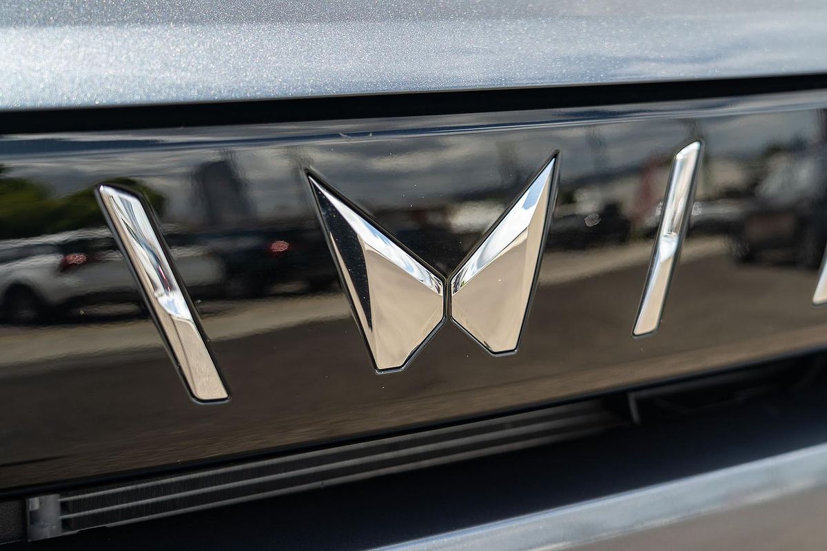 2025 Mahindra XUV3XO AX5L