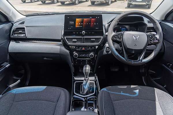 2025 Mahindra XUV3XO AX5L