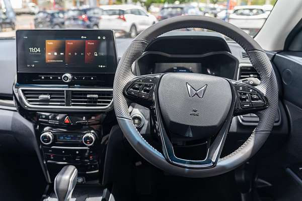 2025 Mahindra XUV3XO AX5L