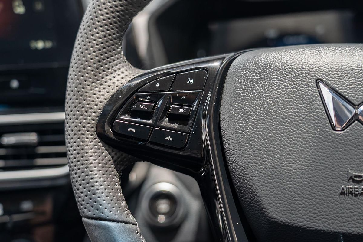 2025 Mahindra XUV3XO AX5L