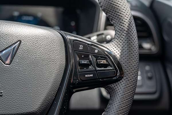 2025 Mahindra XUV3XO AX5L