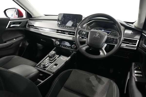 2022 Mitsubishi Outlander ES ZM