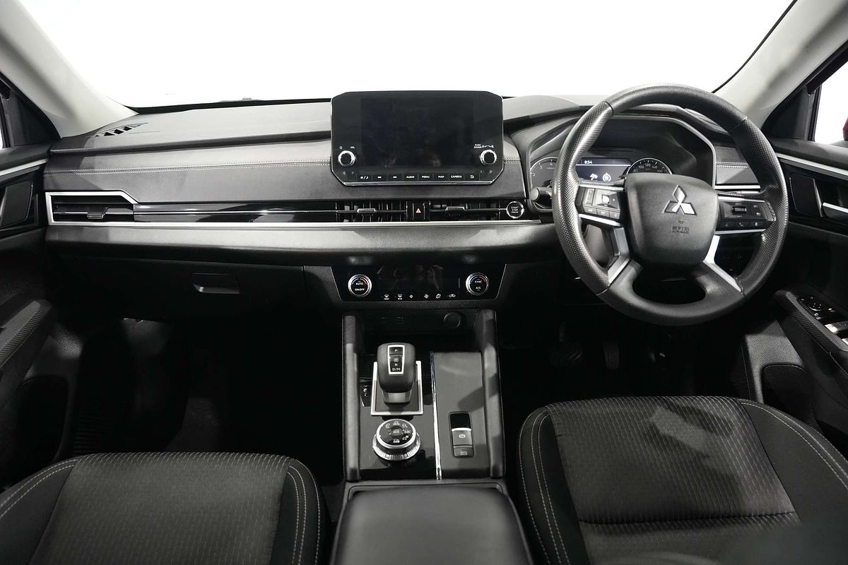 2022 Mitsubishi Outlander ES ZM