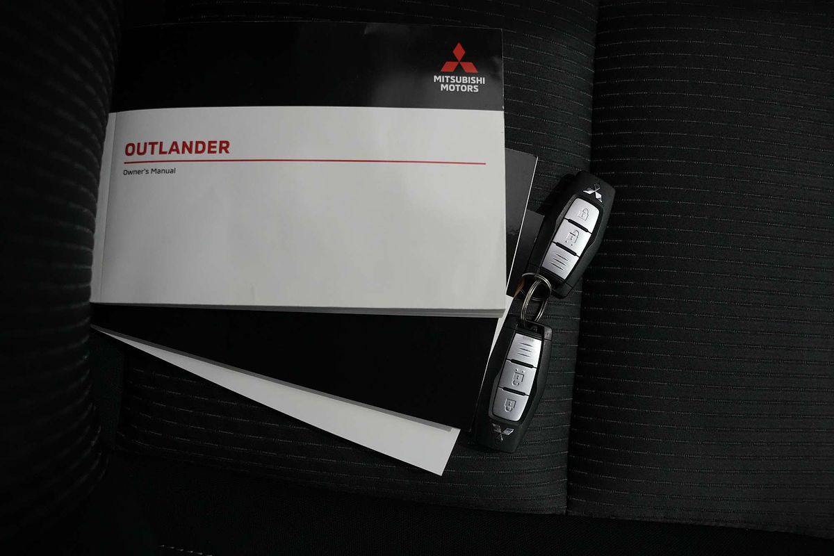 2022 Mitsubishi Outlander ES ZM