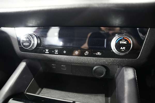 2022 Mitsubishi Outlander ES ZM