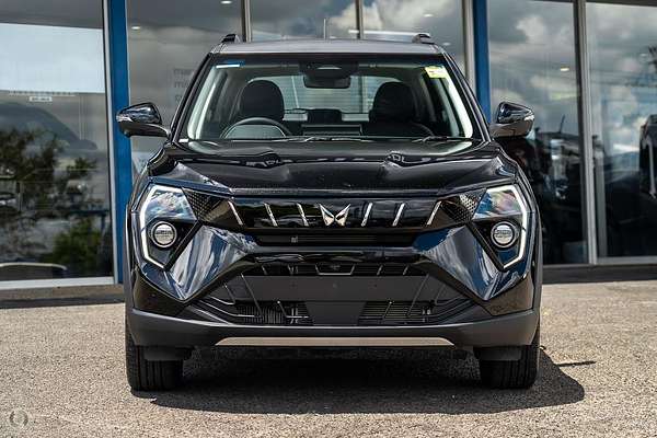 2025 Mahindra XUV3XO AX7L