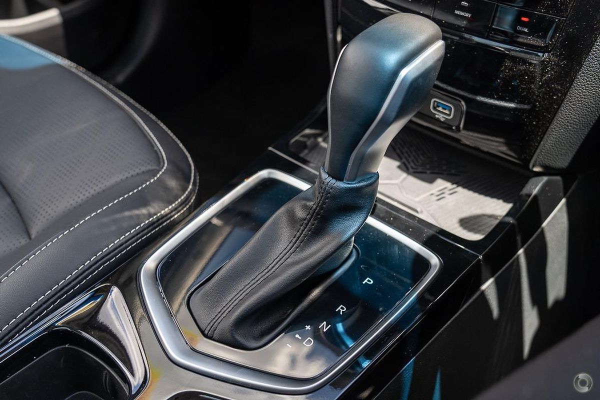 2025 Mahindra XUV3XO AX7L