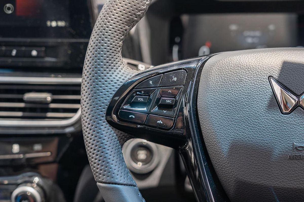 2025 Mahindra XUV3XO AX7L