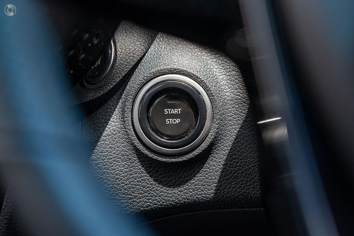 2025 Mahindra XUV3XO AX7L