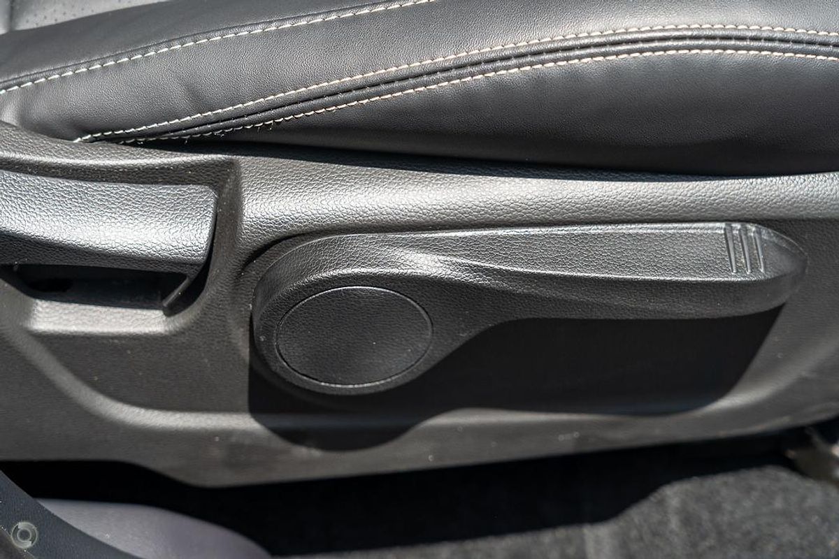 2025 Mahindra XUV3XO AX7L