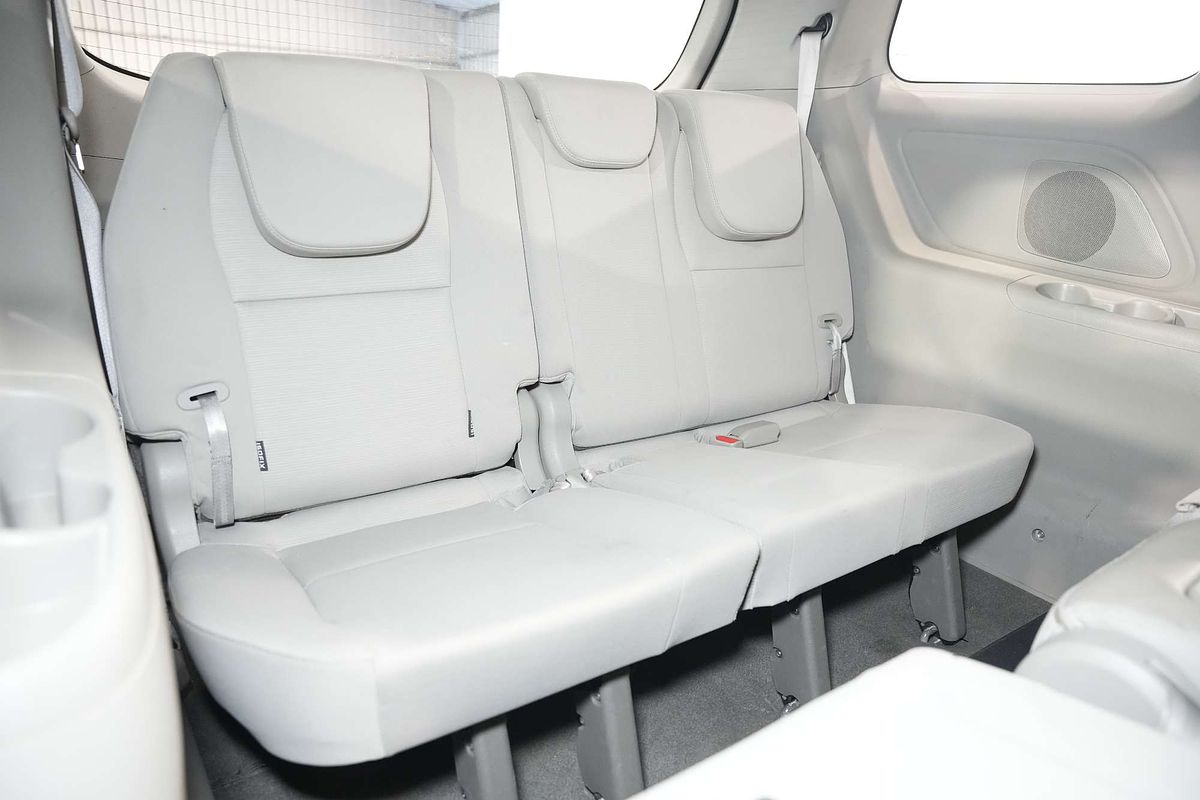 2017 Kia Carnival S YP