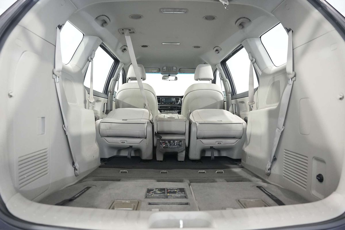 2017 Kia Carnival S YP