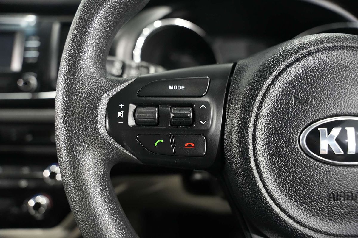 2017 Kia Carnival S YP