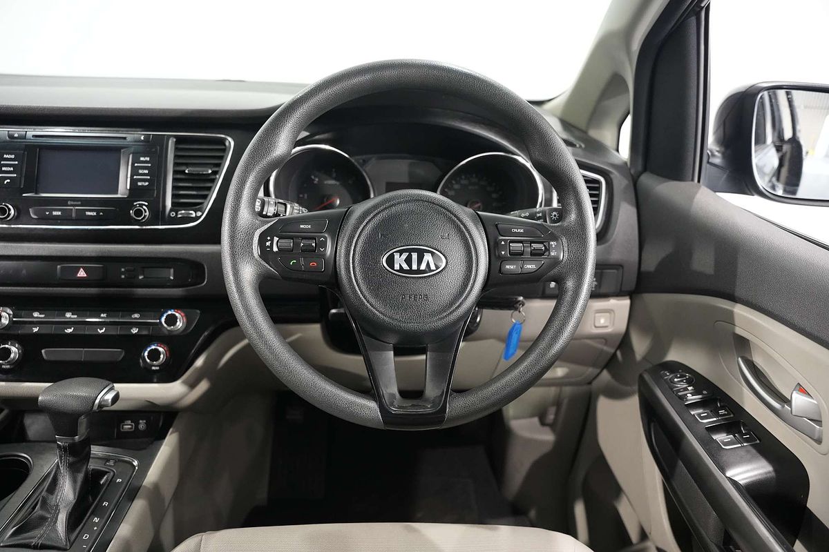 2017 Kia Carnival S YP