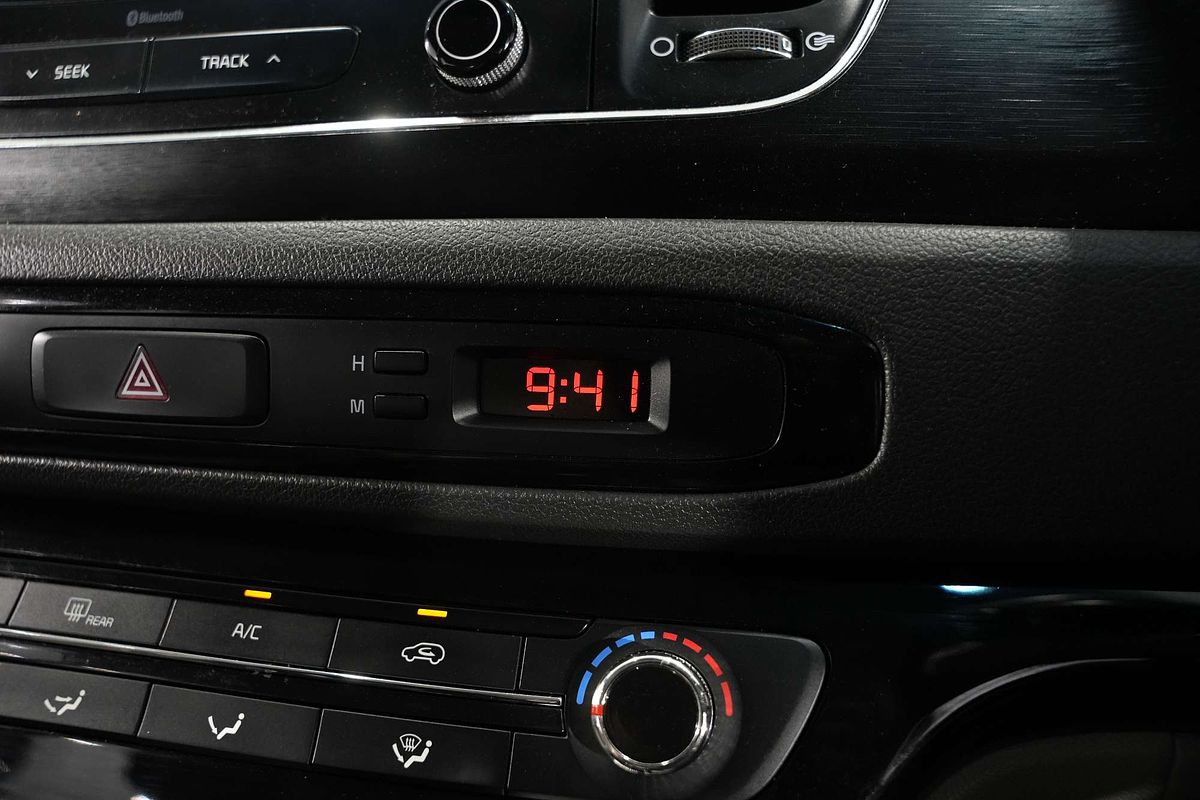 2017 Kia Carnival S YP