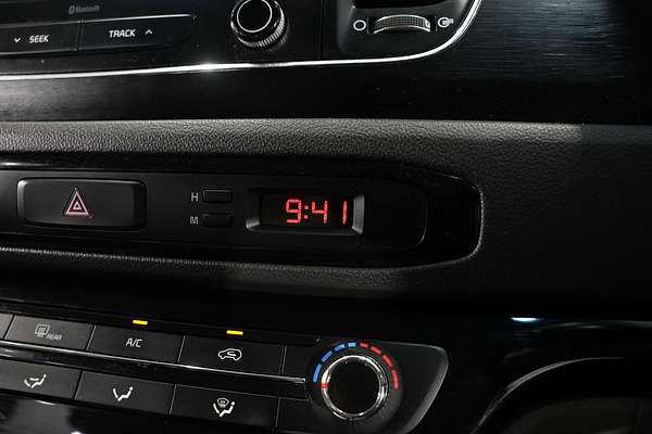 2017 Kia Carnival S YP