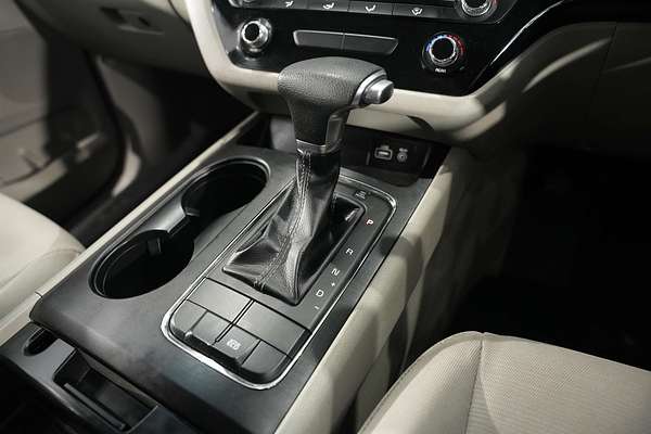 2017 Kia Carnival S YP