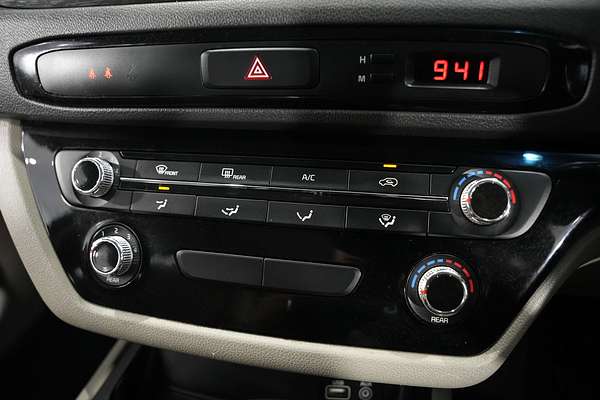 2017 Kia Carnival S YP