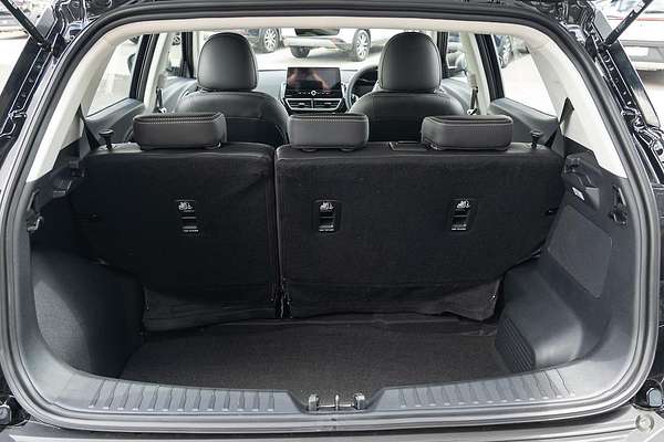 2025 Mahindra XUV3XO AX7L