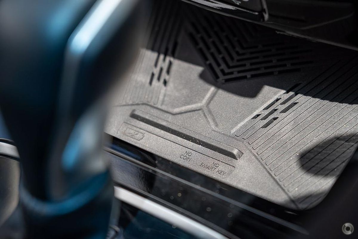 2025 Mahindra XUV3XO AX7L