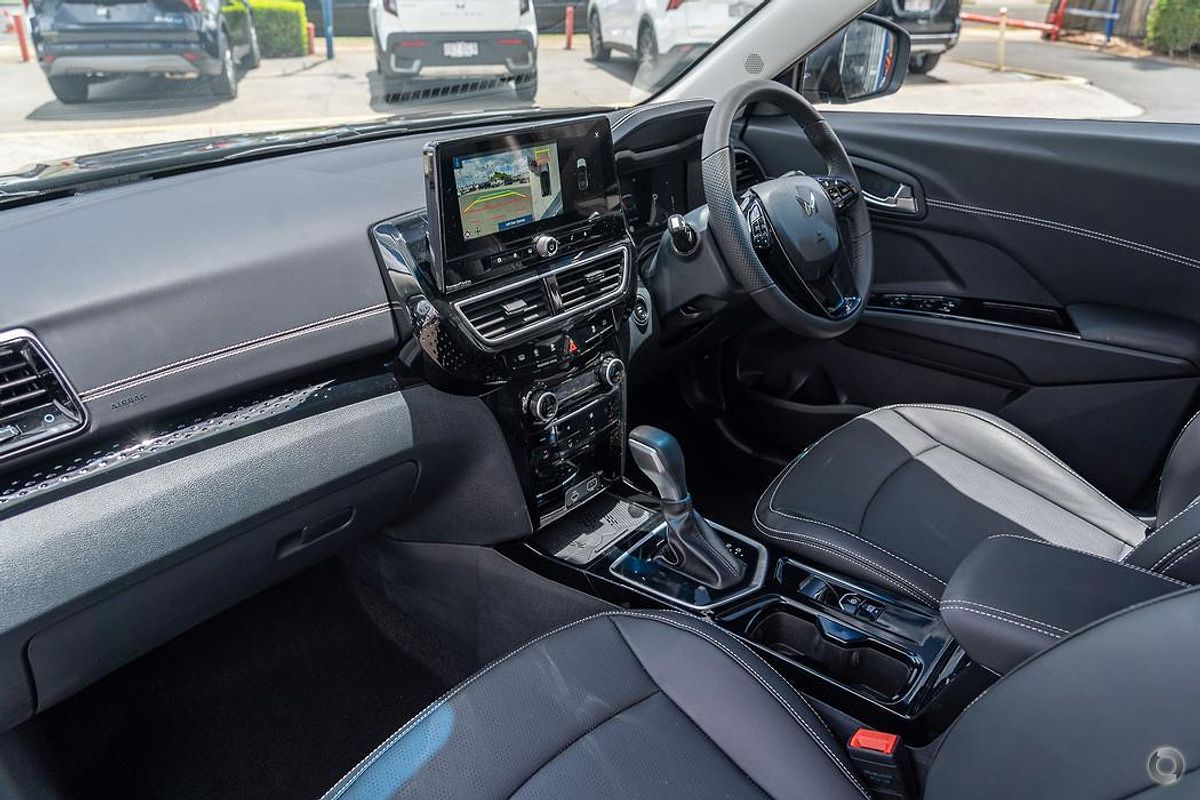 2025 Mahindra XUV3XO AX7L