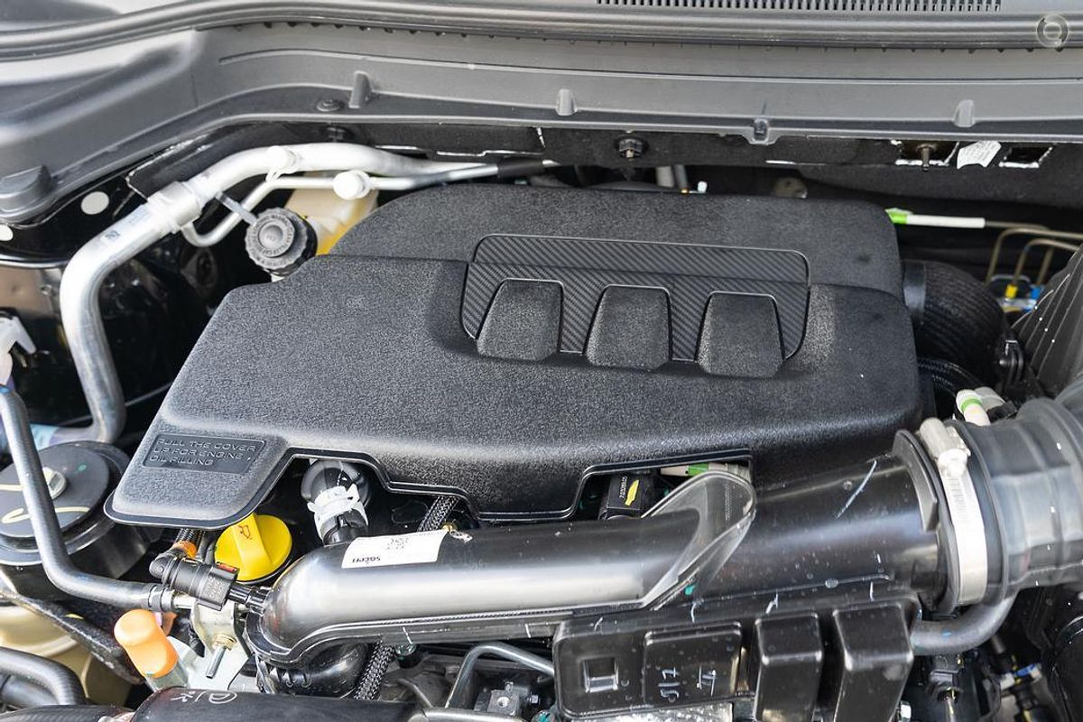 2025 Mahindra XUV3XO AX7L